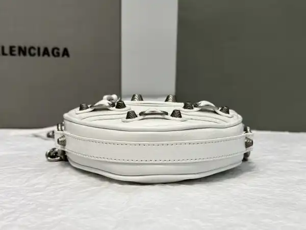 First bag ru BALENCIAGA  Le Cagole Heart mini metallic crinkled-leather shoulder bag