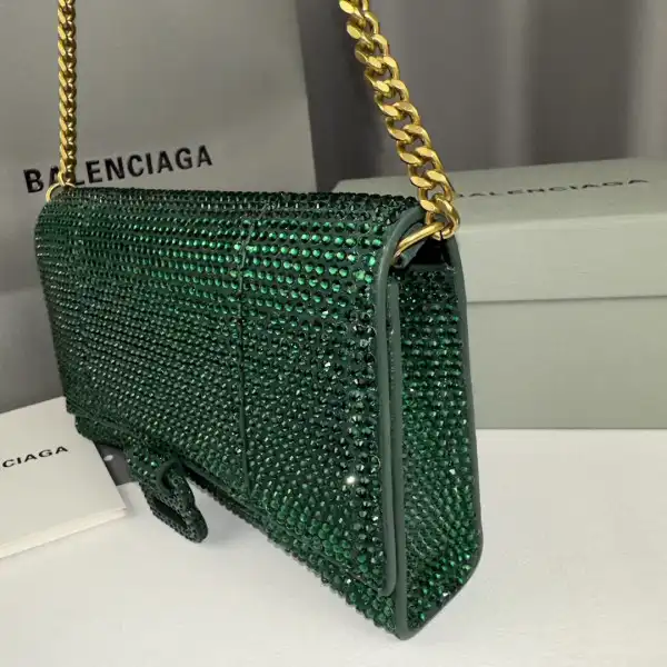 Firstbag Ru BALENCIAGA HOURGLASS WALLET ON CHAIN