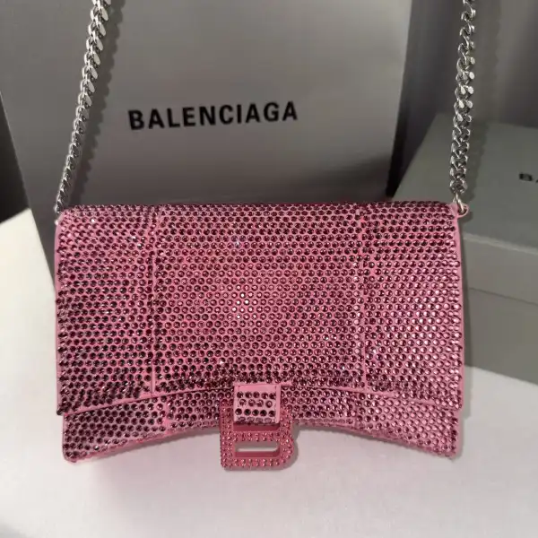 Frstbag ru BALENCIAGA HOURGLASS WALLET ON CHAIN