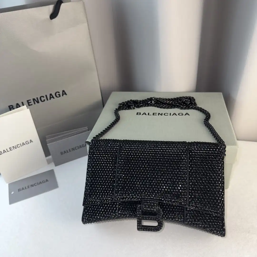 BALENCIAGA HOURGLASS WALLET ON CHAIN