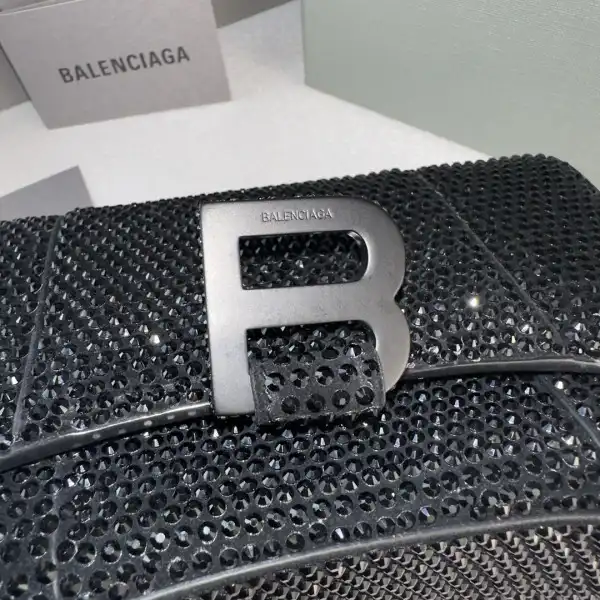 Frstbag ru BALENCIAGA HOURGLASS WALLET ON CHAIN