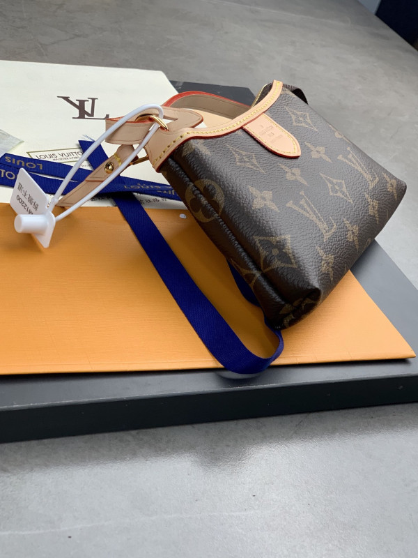 LOUIS VUITTON Monogram Mini Pochette Delightful Pouch