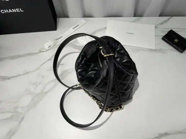 First bag ru CHANEL HOBO HANDBAG