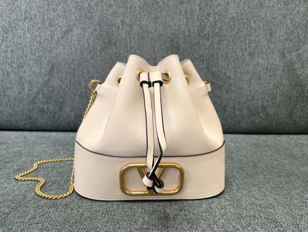 HOT SALE VALENTINO MINI BUCKET BAG IN NAPPA WITH VLOGO SIGNATURE CHAIN