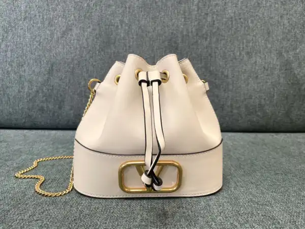 Frstbag ru VALENTINO MINI BUCKET BAG IN NAPPA WITH VLOGO SIGNATURE CHAIN