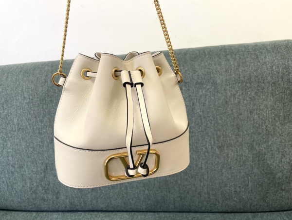 HOT SALE VALENTINO MINI BUCKET BAG IN NAPPA WITH VLOGO SIGNATURE CHAIN