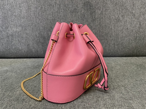 HOT SALE VALENTINO MINI BUCKET BAG IN NAPPA WITH VLOGO SIGNATURE CHAIN