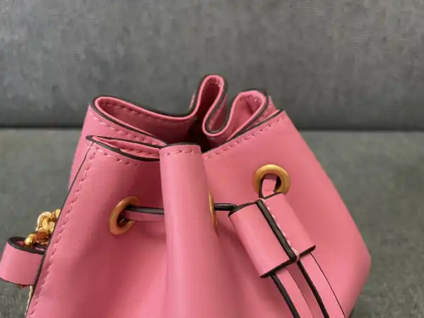 Yupoo bagsoffer VALENTINO MINI BUCKET BAG IN NAPPA WITH VLOGO SIGNATURE CHAIN