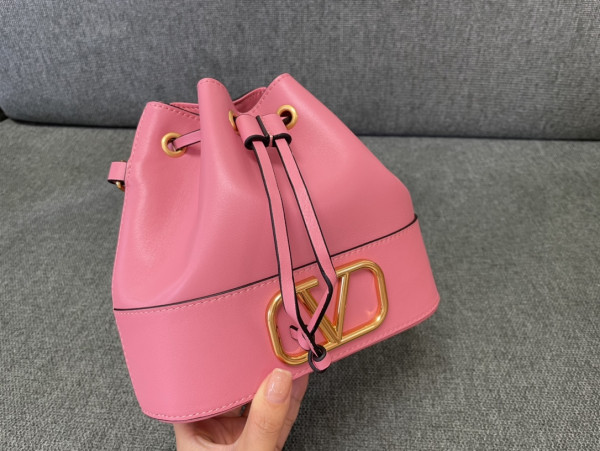 HOT SALE VALENTINO MINI BUCKET BAG IN NAPPA WITH VLOGO SIGNATURE CHAIN