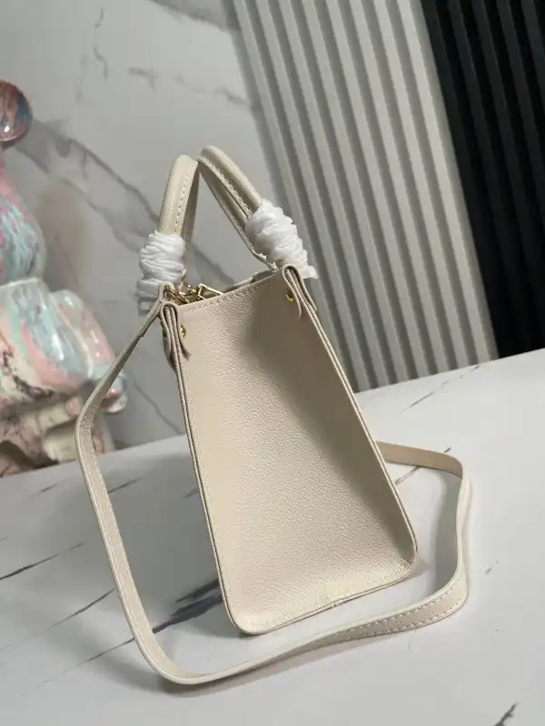 First bag ru LOUIS VUITTON ONTHEGO PM