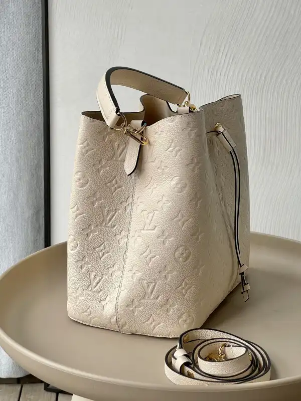 LOUIS VUITTON NÉONOÉ MM