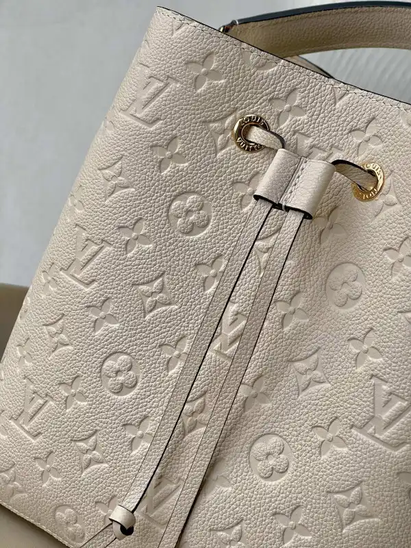 LOUIS VUITTON NÉONOÉ MM