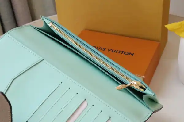 Frstbag ru LOUIS VUITTON VERTICAL WALLET