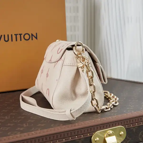 LOUIS VUITTON FAVORITE