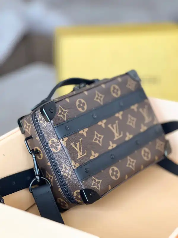 Frstbag ru LOUIS VUITTON HANDLE SOFT TRUNK