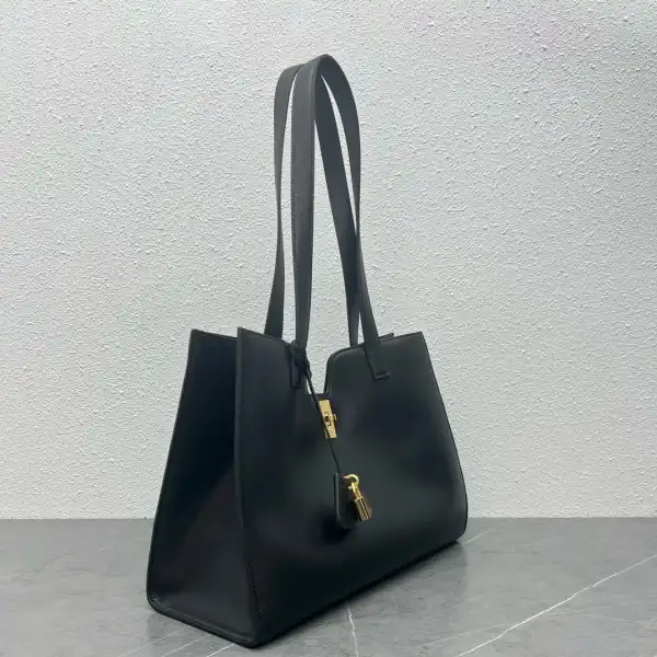 First bag ru CELIN* CABAS 16 IN SMOOTH CALFSKIN