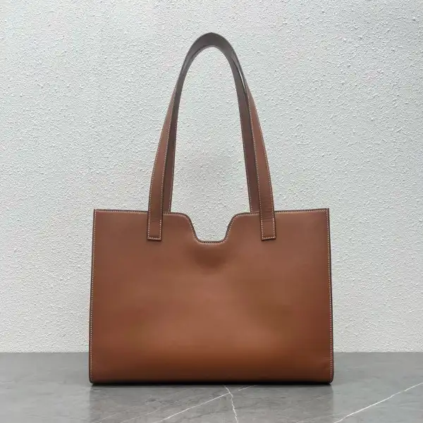 First bag ru CELIN* CABAS 16 IN SMOOTH CALFSKIN