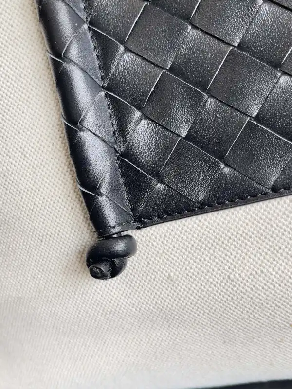 First bag ru BOTTEGA VENETA Portello Tote