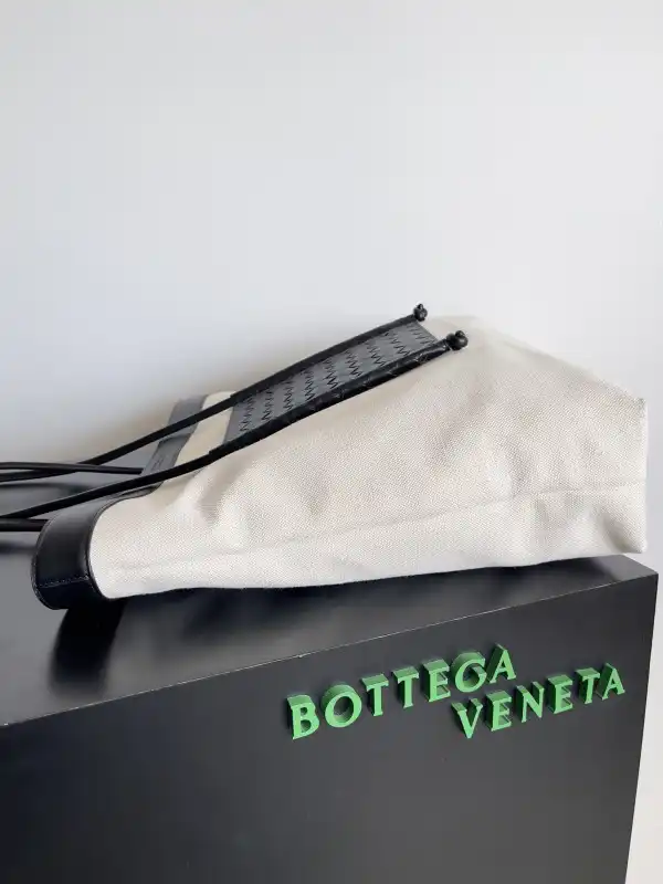 BOTTEGA VENETA Portello Tote