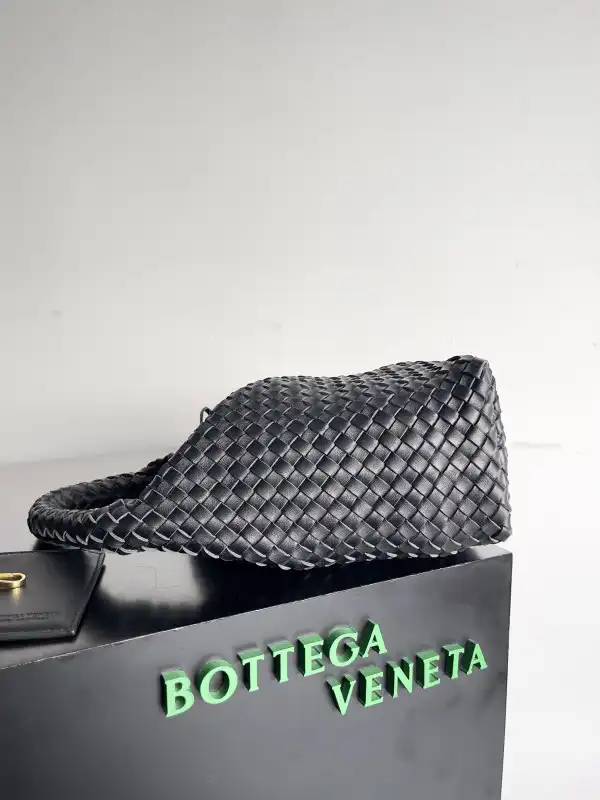 BOTTEGA VENETA SMALL ANDIAMO