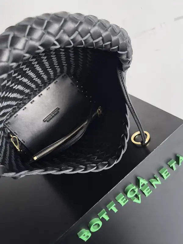 BOTTEGA VENETA SMALL ANDIAMO