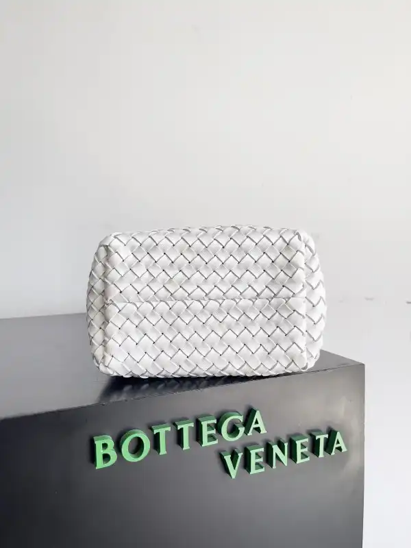 Bagsoffer yupoo BOTTEGA VENETA SMALL ANDIAMO