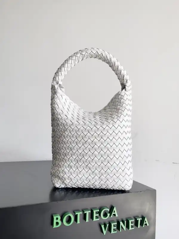 BOTTEGA VENETA SMALL ANDIAMO