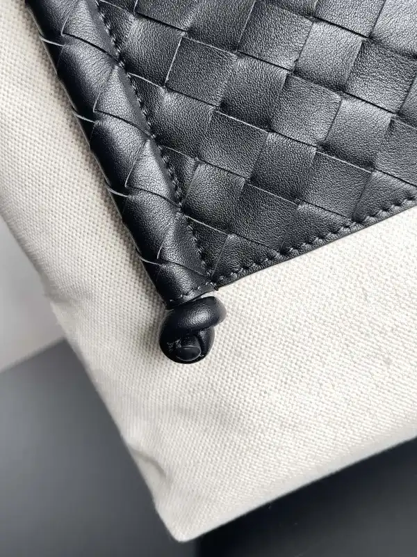 Bagsoffer BOTTEGA VENETA Portello Tote