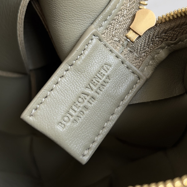 HOT SALE BOTTEGA VENETA Mini Cassette Camera Bag