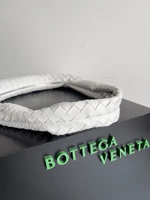 Frstbag ru BOTTEGA VENETA Buddy