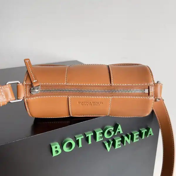 BOTTEGA VENETA Small Canette