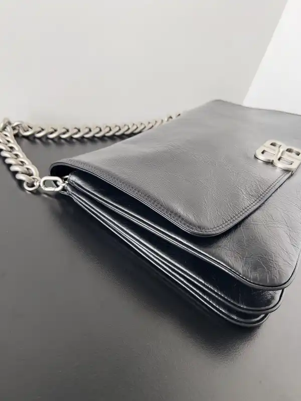 First bag ru BALENCIAGA WOMEN'S BB SOFT LARGE FLAP BAG