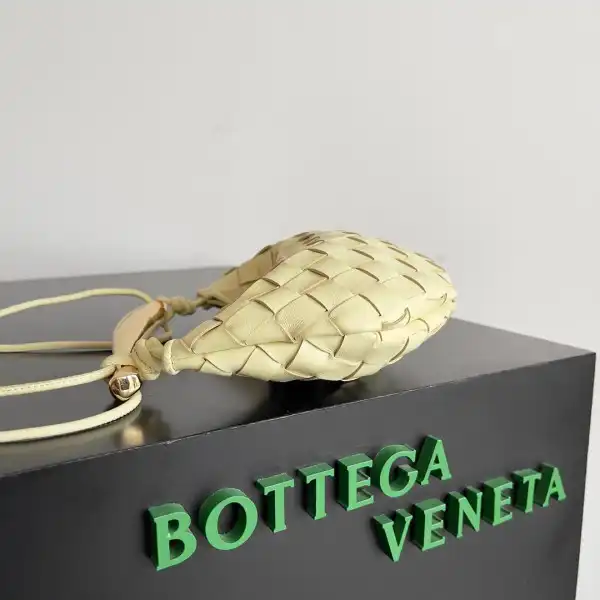 Frstbag ru BOTTEGA VENETA  MINI Sardine Top Handle Bag