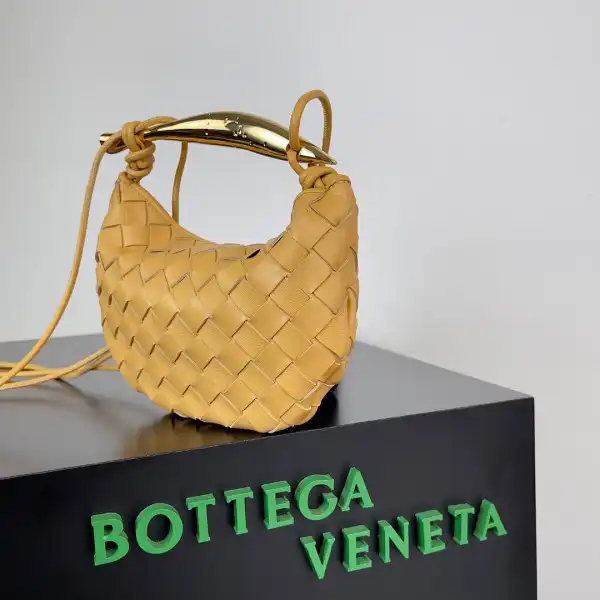 Bagsoffer BOTTEGA VENETA  MINI Sardine Top Handle Bag