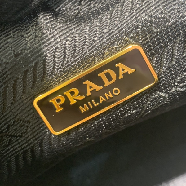 HOT SALE Prada Re-Edition Saffiano leather mini bag