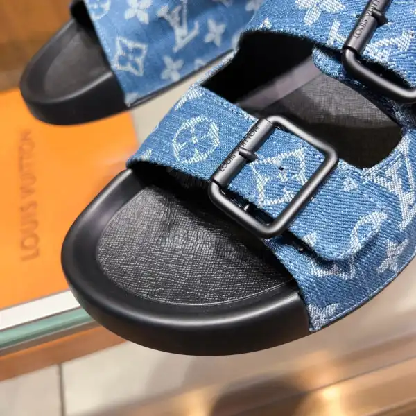 LOUIS VUITTON SLIPPERS