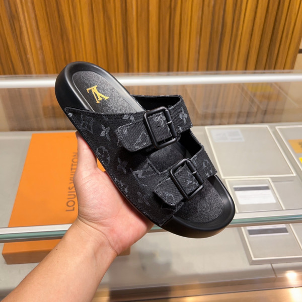 [FREE SHIPPING] LOUIS VUITTON SLIPPERS