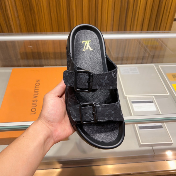 [FREE SHIPPING] LOUIS VUITTON SLIPPERS