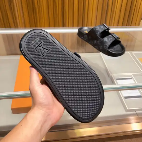 LOUIS VUITTON SLIPPERS