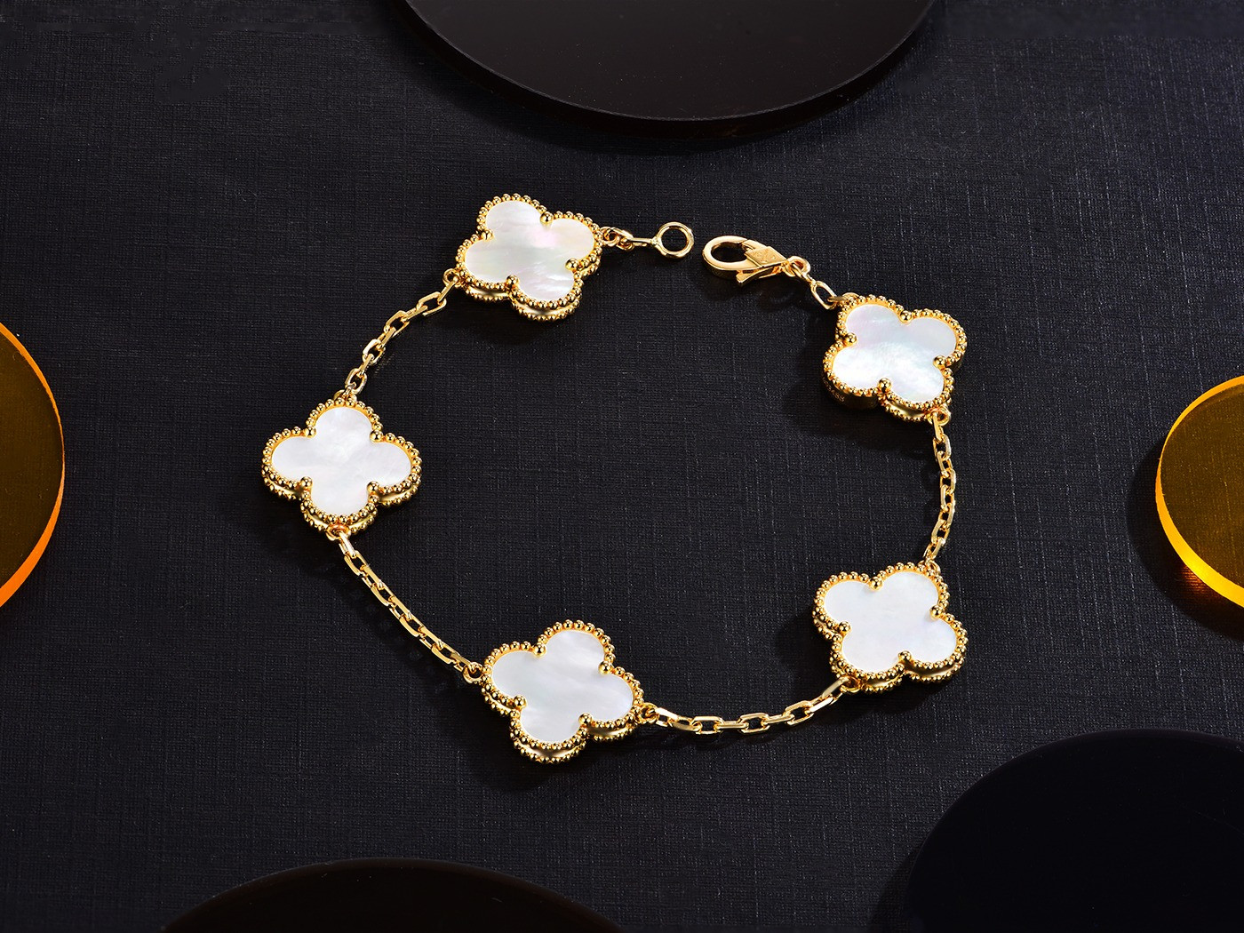 HOT SALE Van Cleef & Arpels  Perlée BRACELET