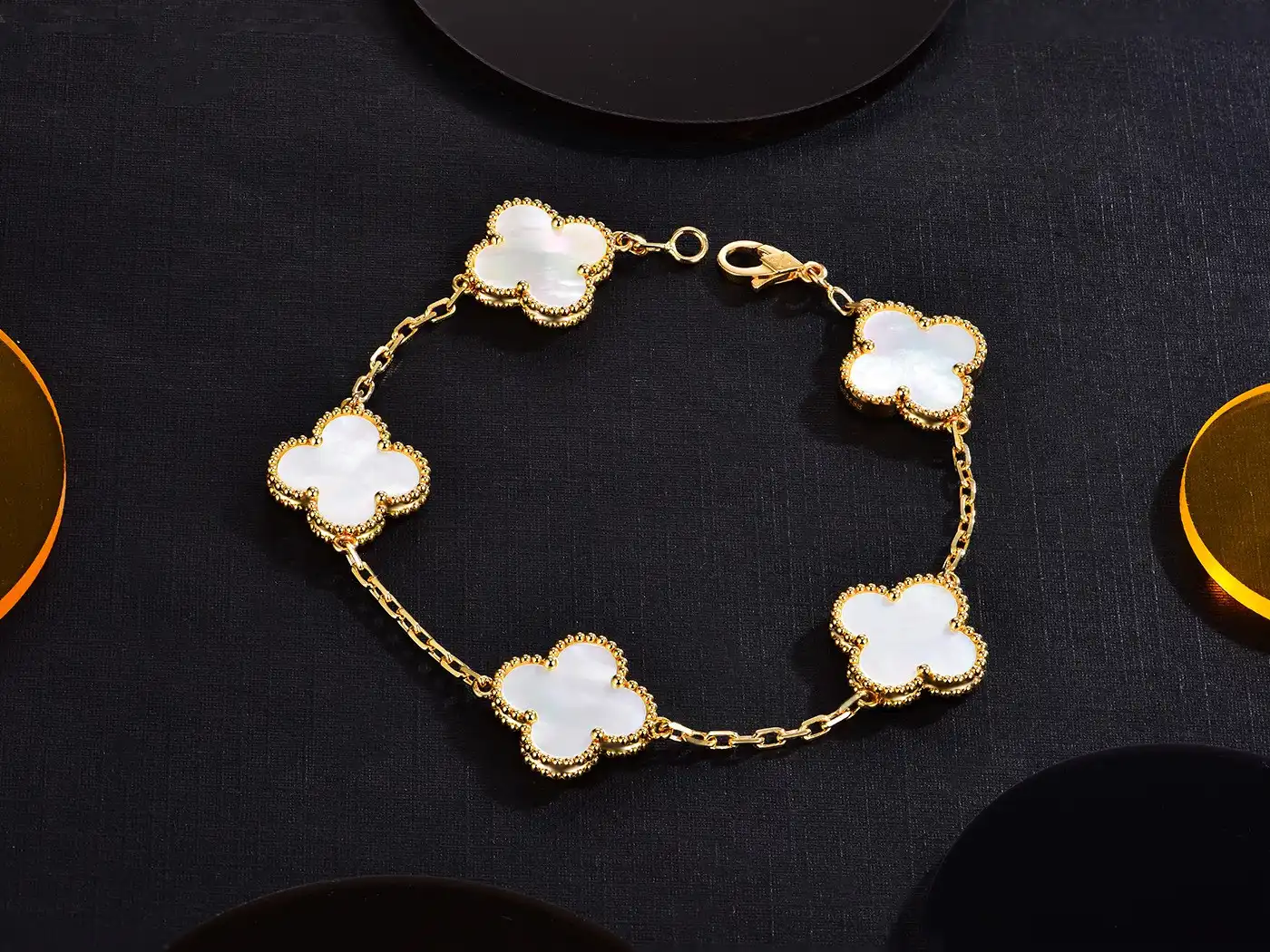 Van CHANELeef & Arpels  Perlée BRACELET