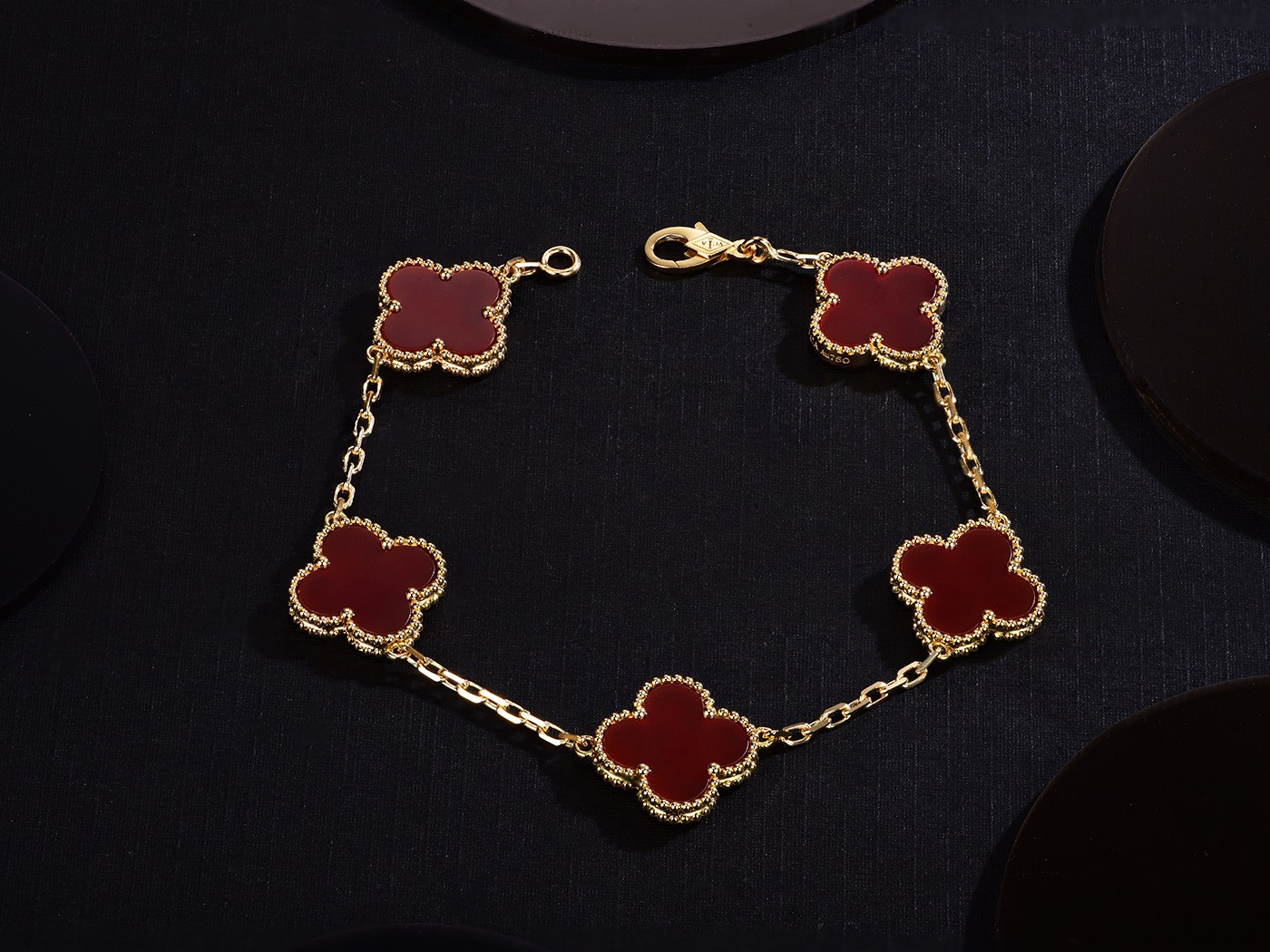 HOT SALE Van Cleef & Arpels  Perlée BRACELET