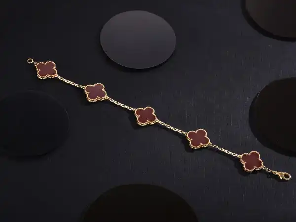 Van CHANELeef & Arpels  Perlée BRACELET