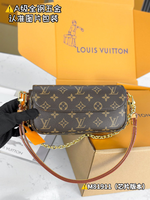 LOUIS VUITTON Wallet on Chain Ivy