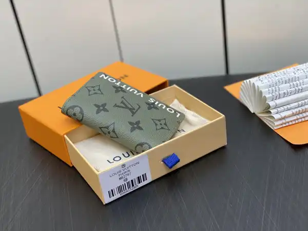 TO Louis Vuitton Pocket Organizer