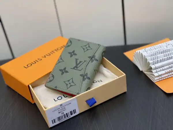 TO Louis Vuitton Pocket Organizer