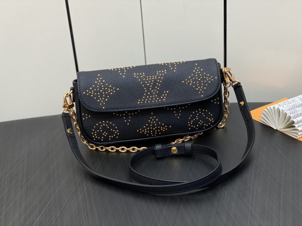 HOT SALE LOUIS VUITTON Wallet on Chain Ivy