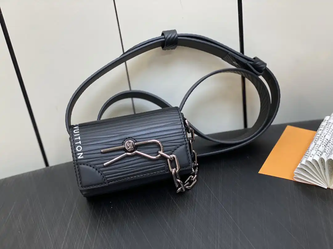 First bag ru LOUIS VUITTON Micro Steamer