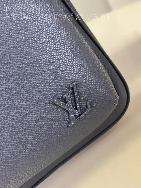 Rep LOUIS VUITTON Avenue Slingbag NM