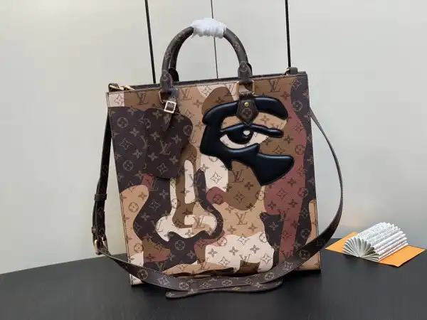 First bag ru LOUIS VUITTON Sac Plat NV